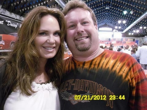 Chilling with Daisy Duke.